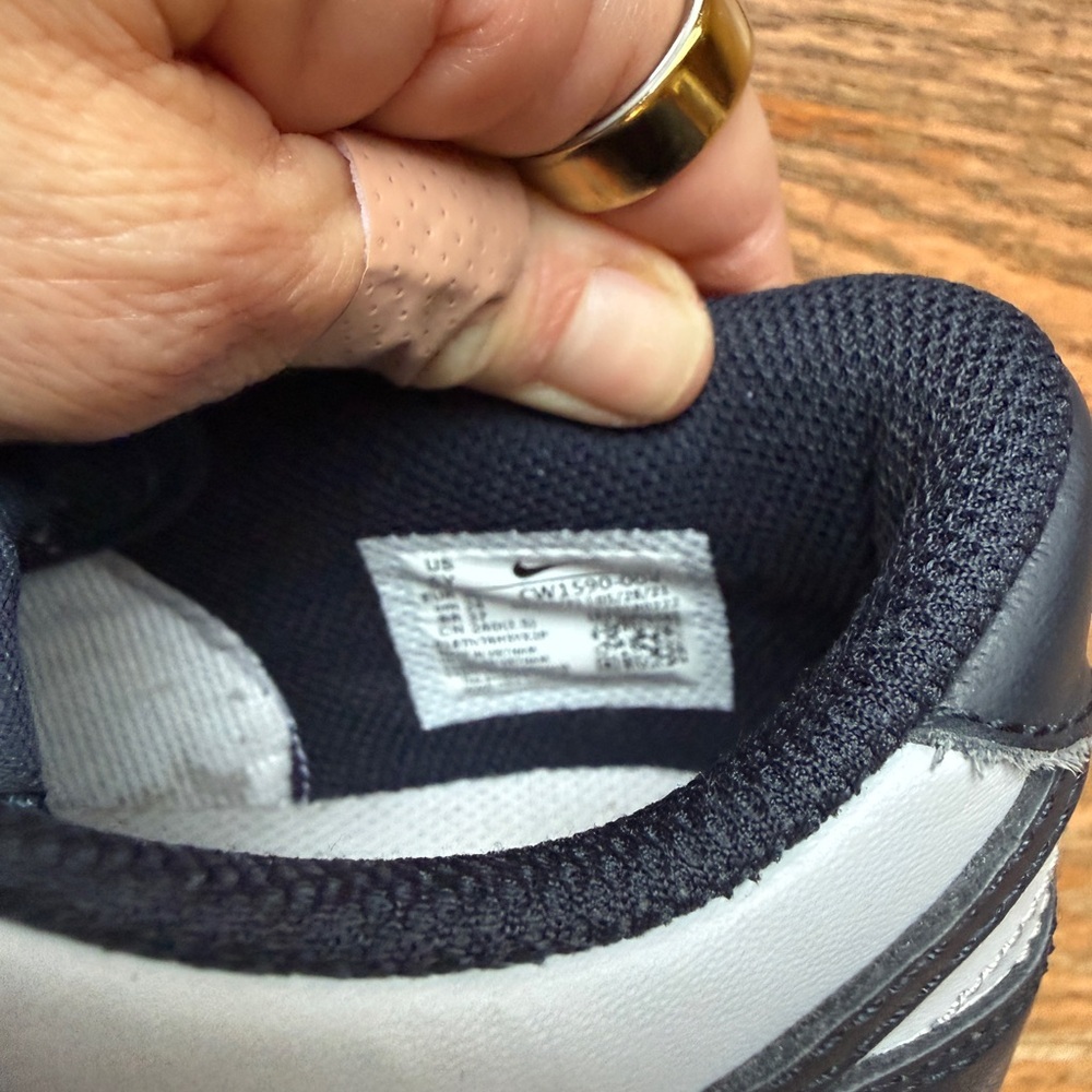 DD1391-003 Nike Dunk Low Georgetown Championship Grey Navy Wolf Gray M6 or W7.5 - Picture 2 of 6
